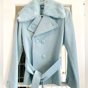 Baby blue shourt fur coat size S-M. Removable fur collar.